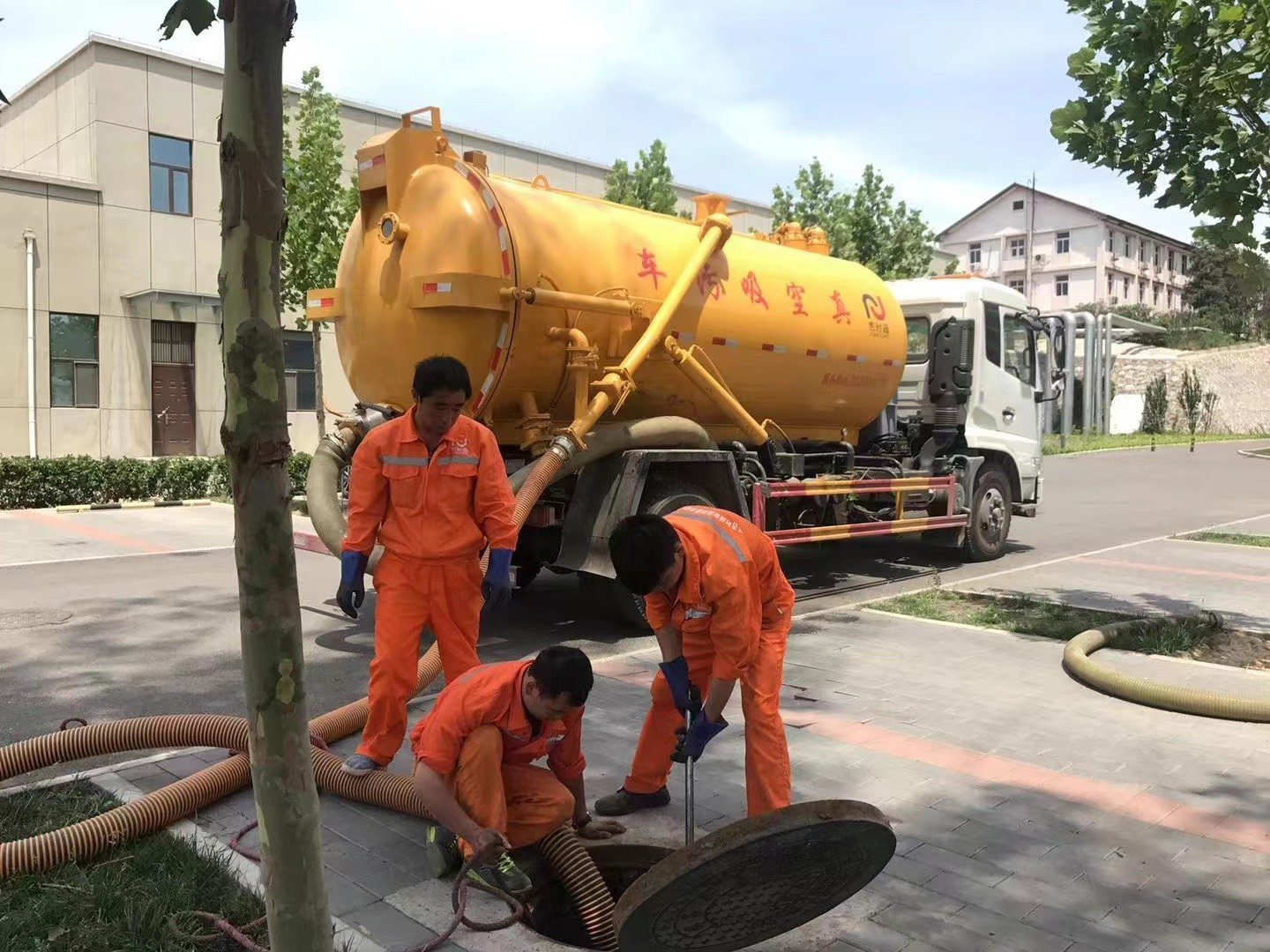 勐腊化粪池清理与5-8吨吸粪车施工效率分析
